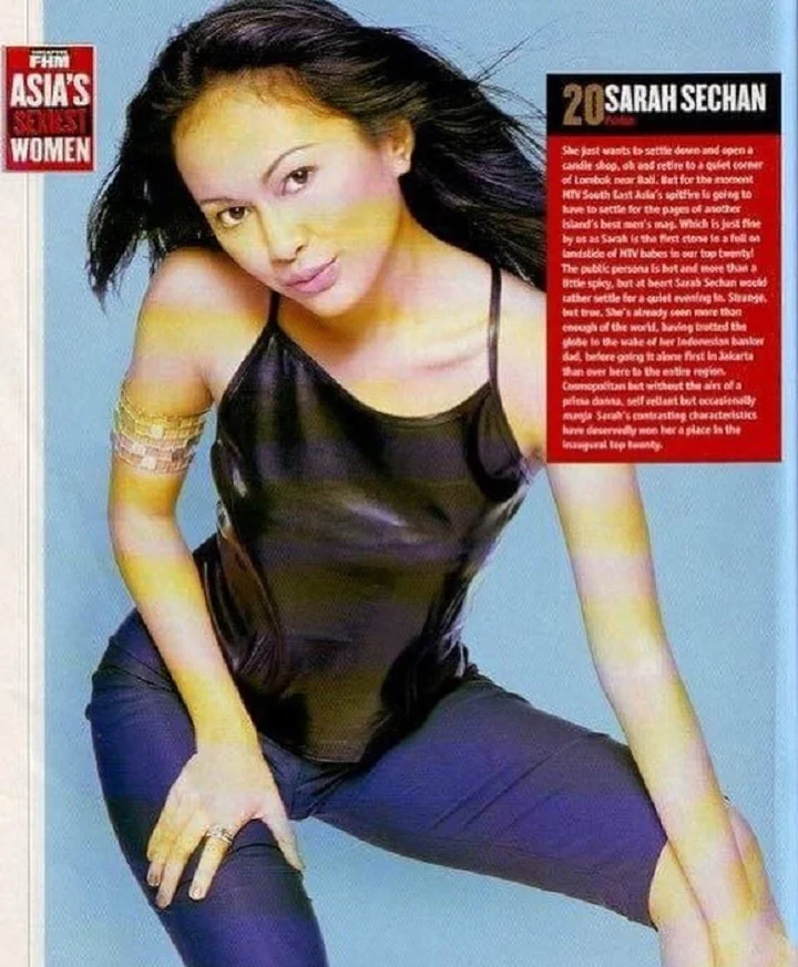 Pose Seksi untuk Majalah FHM