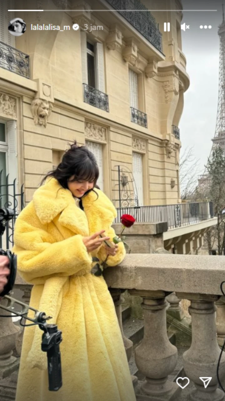 Lisa BLACKPINK Pamer Gaya Ala Disney Princess Pasca Akhiri Kontrak Solo dengan YG