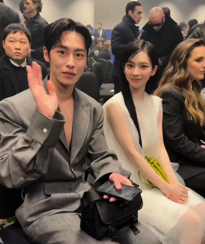 Karina aespa Terima Perlakuan Gentleman dari Lee Jae Wook di Milan Fashion Week 2024