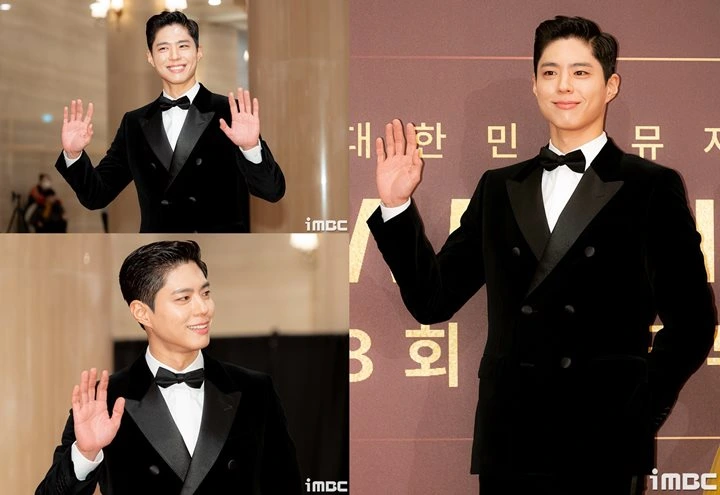 Park Bo Gum Perdana Hadiri Ajang Penghargaan sebagai Aktor Musikal