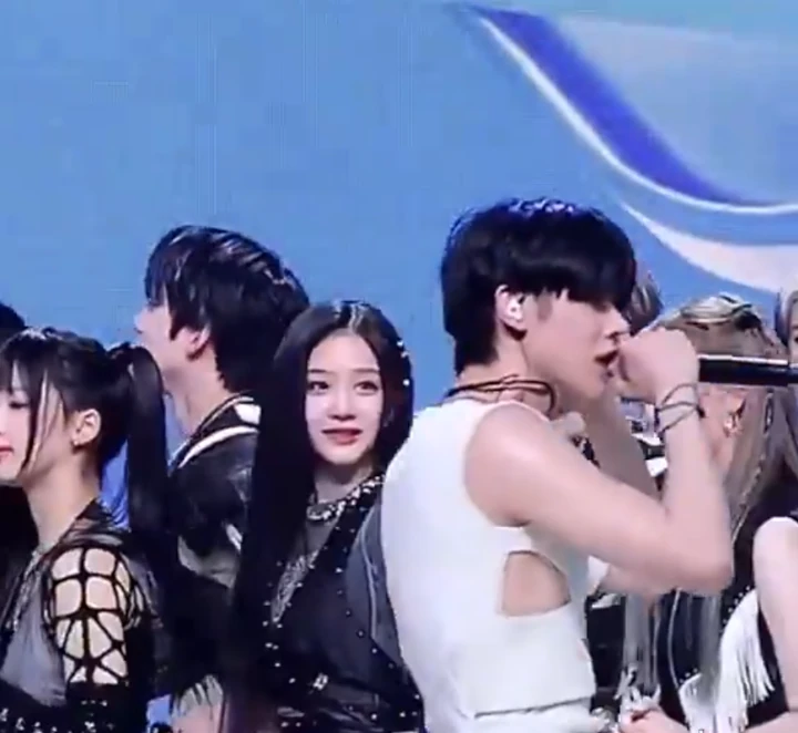 Momen Pharita BABYMONSTER Kepergok Pandangi Yeonjun TXT Jadi Bahan Gosip
