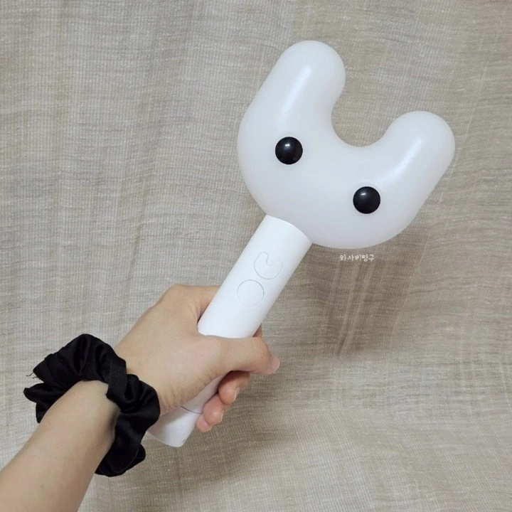 Lightstick NewJeans Disulap Jadi Menyerupai Penampilan Min Hee Jin