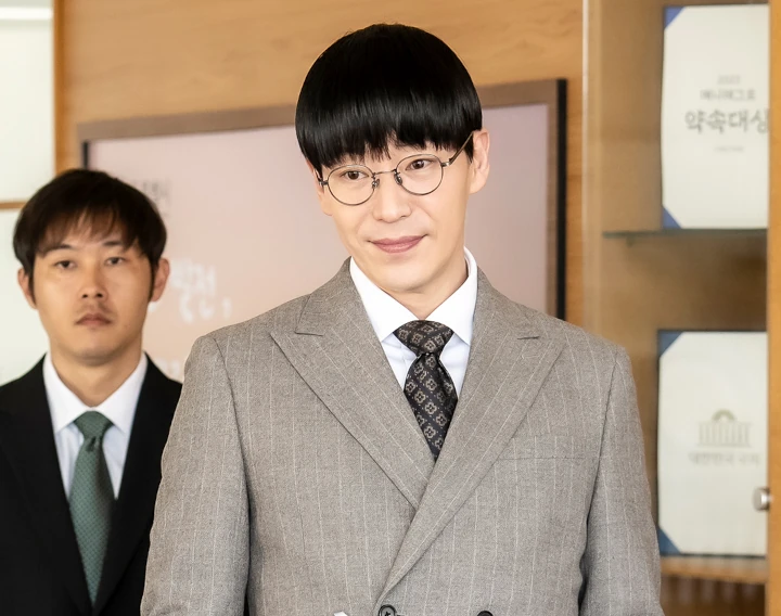 Uhm Ki Joon Aktor \'The Penthouse\' Umumkan Pernikahan di Usia Nyaris 50 Tahun