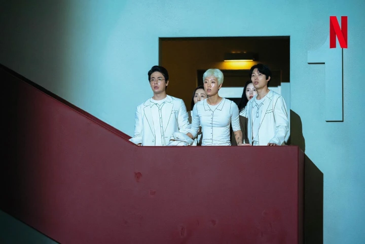 Alur Drama Ryu Jun Yeol & Chun Won Hee \'The 8 Show\' Tuai Ulasan Positif