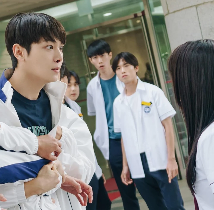 Lee Chul Woo Aktor \'Lovely Runner\' Pernah Terseret Grup Chat Video Syur Jung Joon Young