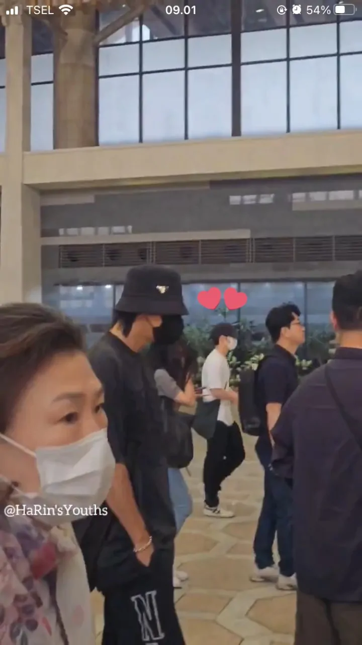 Mode Ninja D.O. Ketahuan kala Beredar Video Chanyeol EXO Berangkat ke Jepang