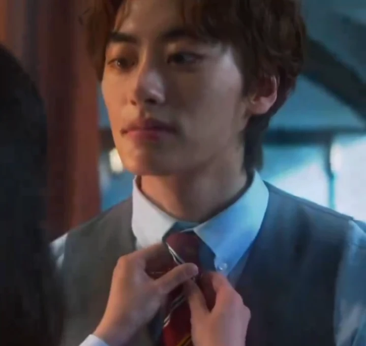 Lee Won Jung Curi Atensi Meski Jatah Layar Minim di \'Hierarchy\'