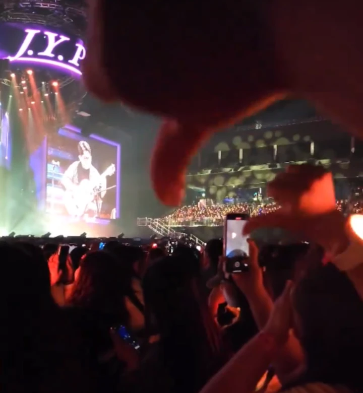 Bang Si Hyuk Dicemooh Penonton saat Tampil di Weverse Con Festival 2024