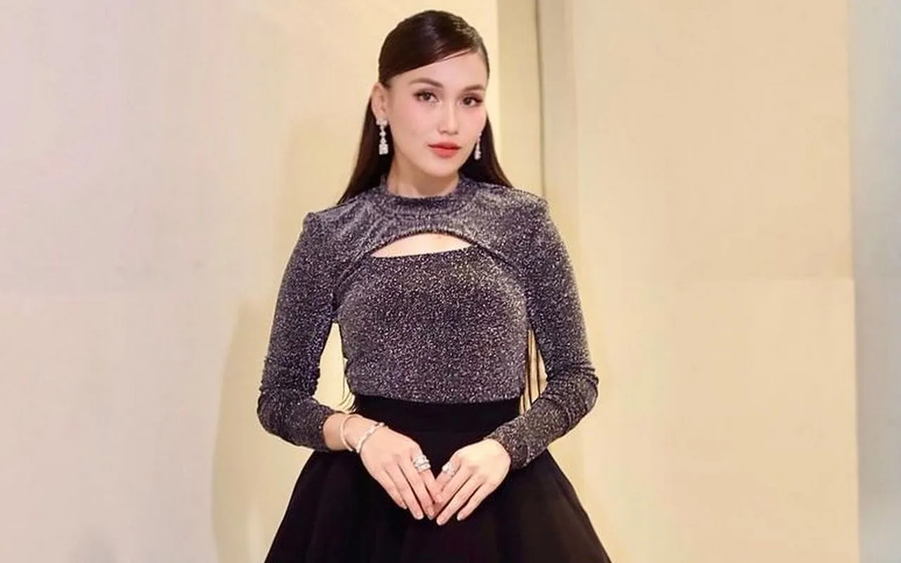 Ayu Ting Ting Pilih Fokus Kerja usai Pihak Enji Curhat Tak Temui Bilqis selama 10 Tahun