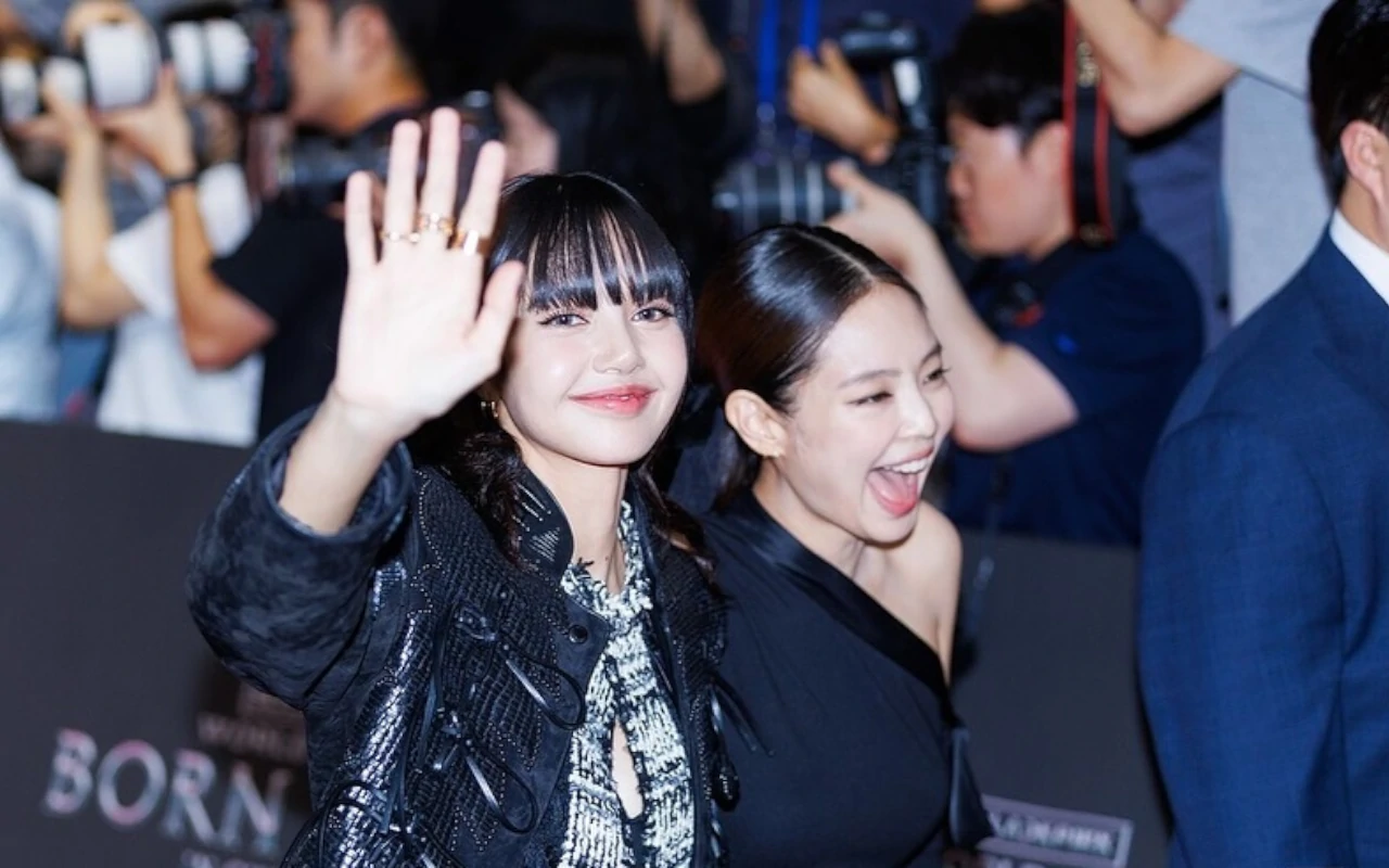 Interaksi Manis Jennie dan Lisa BLACKPINK Buktikan Mereka Gak Musuhan