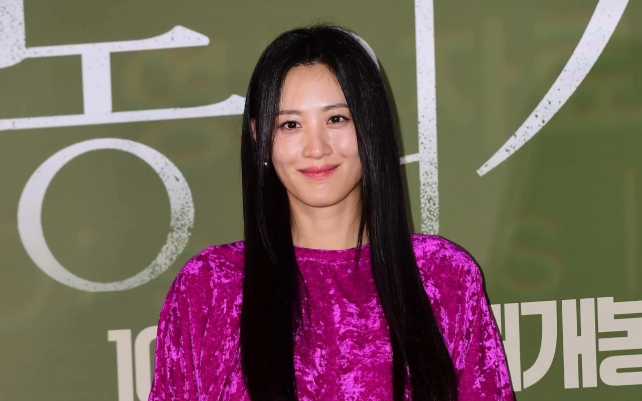 Claudia Kim Tanggapi Rumor Drop Out dari Universitas Sejong