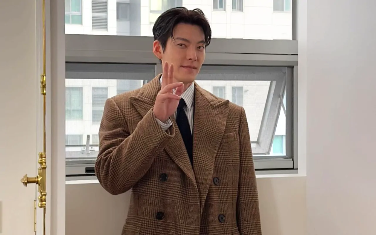 Kim Woo Bin Pamer Pose Imut di Foto Terbaru Auto Bikin Gemas