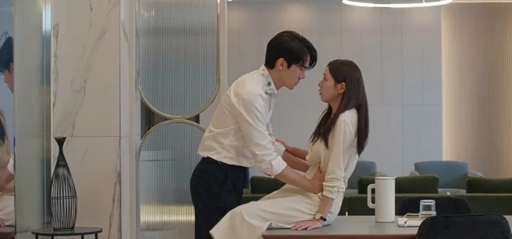 Dialog Hot Yoo Yeon Seok ke Chae Soo Bin di \'When the Phone Rings\' Disambut Heboh
