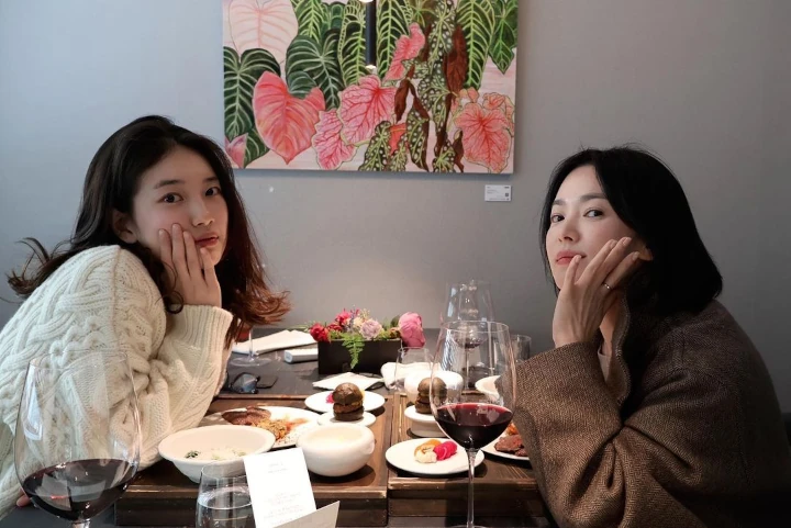 Kombinasi Visual Suzy & Song Hye Kyo saat Rayakan Ultah Jadi Perbincangan