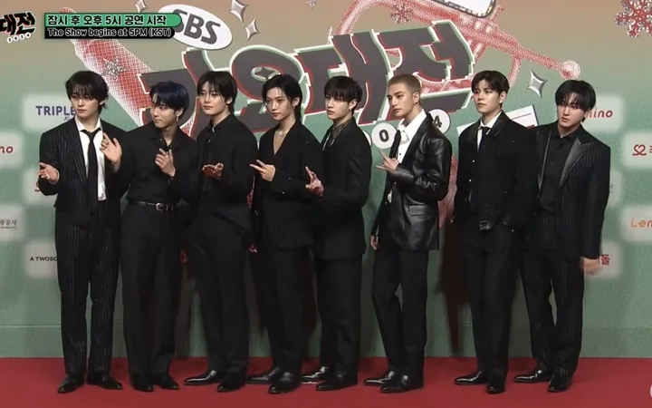 Penampilan Botak Hyunjin Stray Kids di Gayo Daejeon 2024 Tuai Pujian Selangit