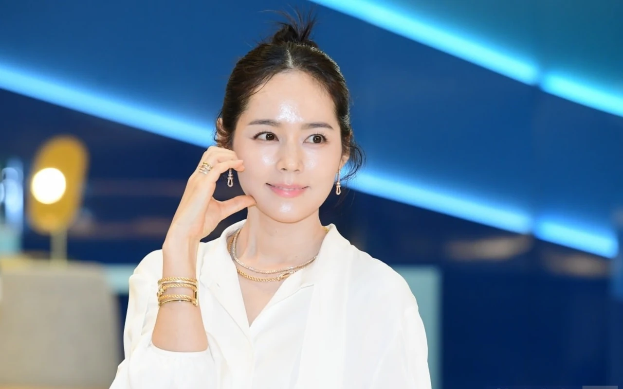 Han Ga In Bantah Paksa Anaknya Jalani Pendidikan Ketat
