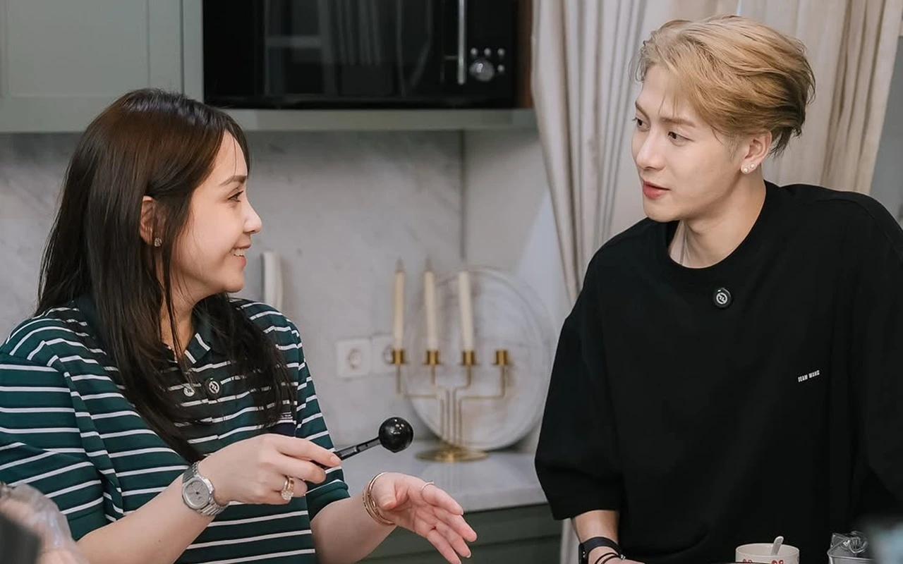 Rayyanza Digoda Bete saat Nagita Slavina Tampil Cantik Ala Idol Sambil Joget Bareng Jackson Wang