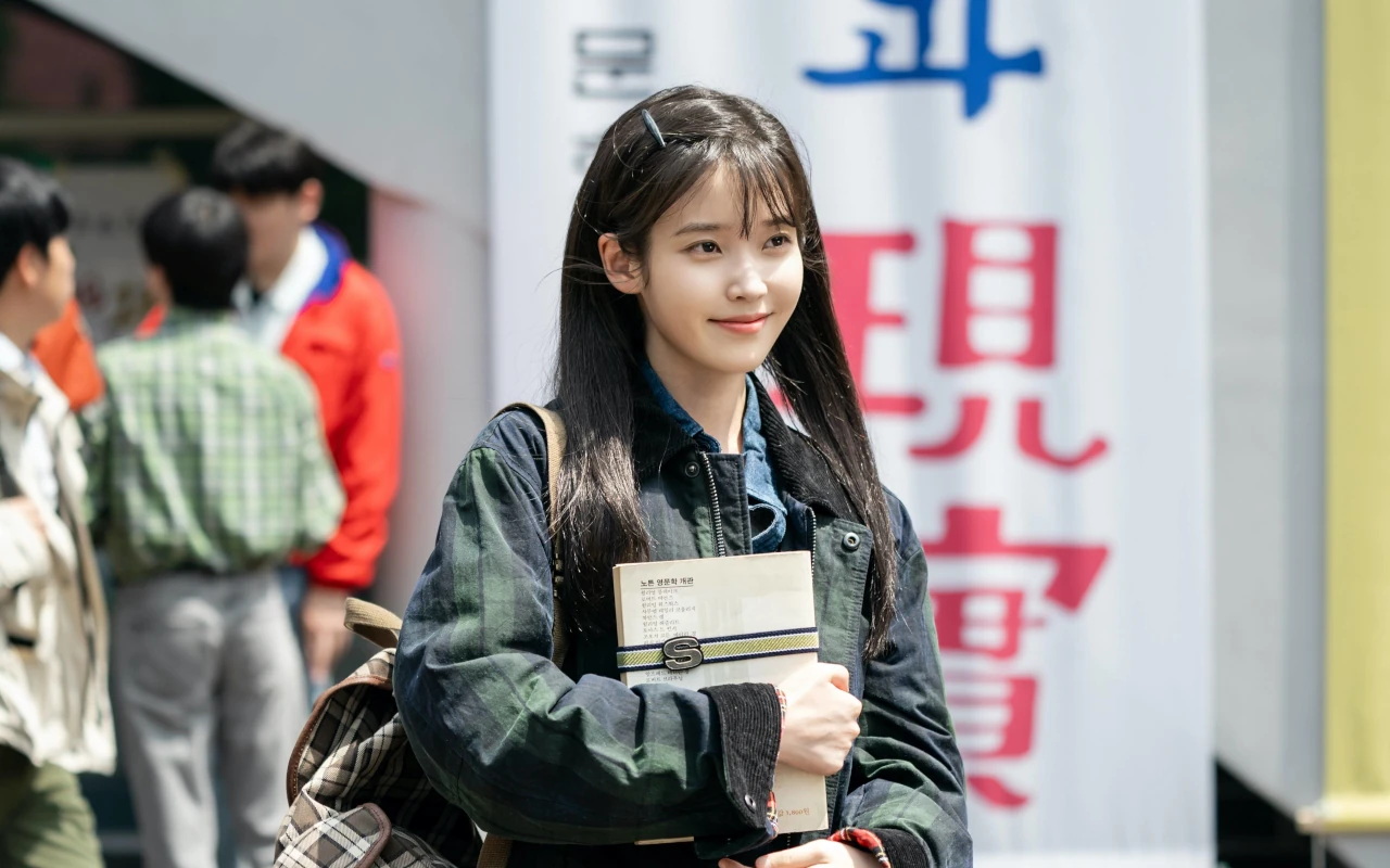 Akting IU Perankan 2 Karakter di 'When Life Gives You Tangerines' Tuai Perhatian