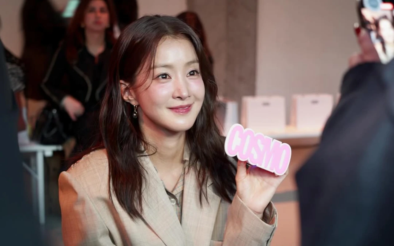 Postingan Lee Si Young Ucapkan Selamat Tinggal Diduga Isyarat Bakal Cerai
