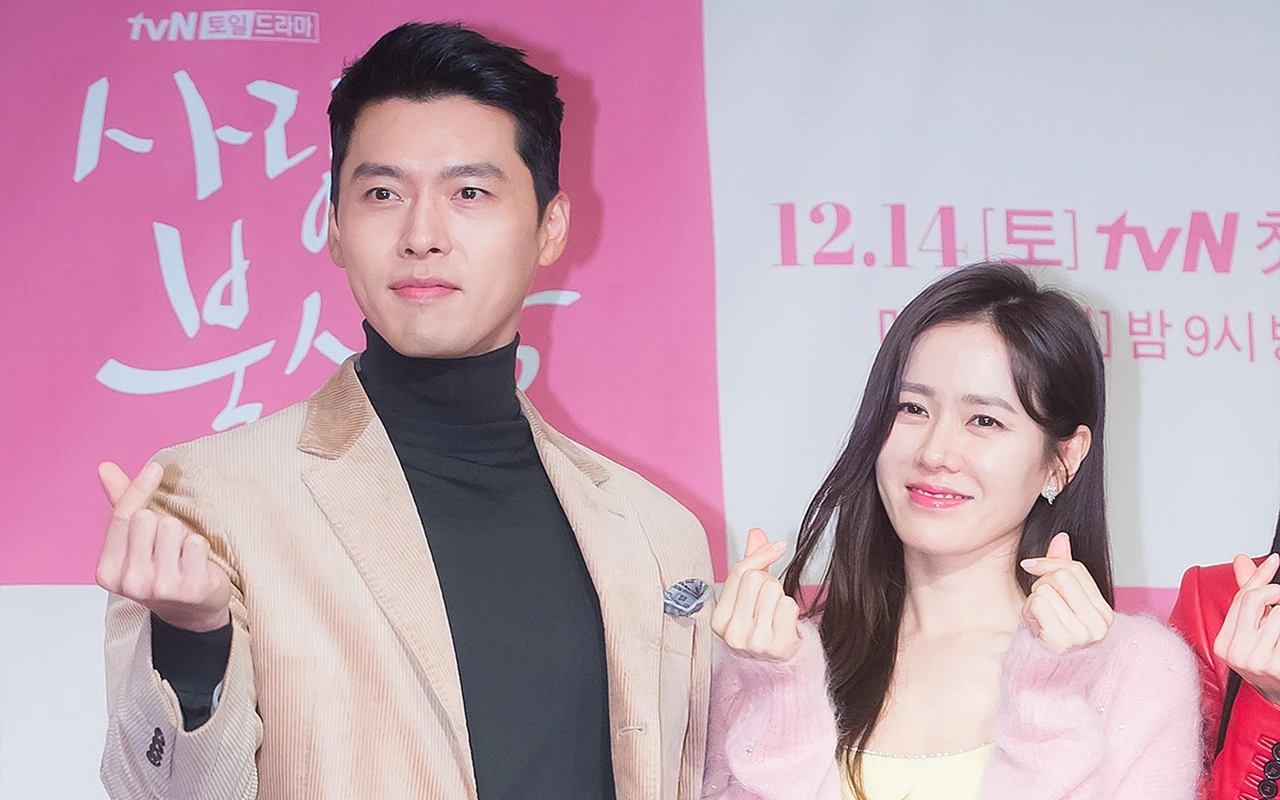 Potret Son Ye Jin Pamer Gandeng Mesra Hyun Bin Justru Tuai Protes