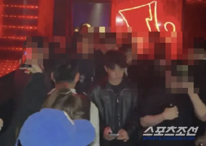 Seungri Keciduk Dugem di Tiongkok dengan Dijaga 10 Pengawal