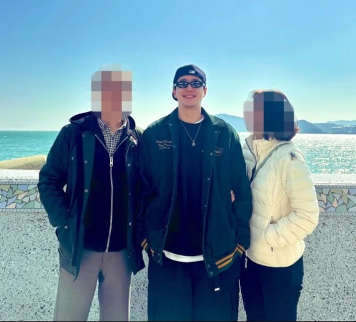 Ayah Lee Jun Young Curhat Nangis saat Nonton \'When Life Gives You Tangerines\'