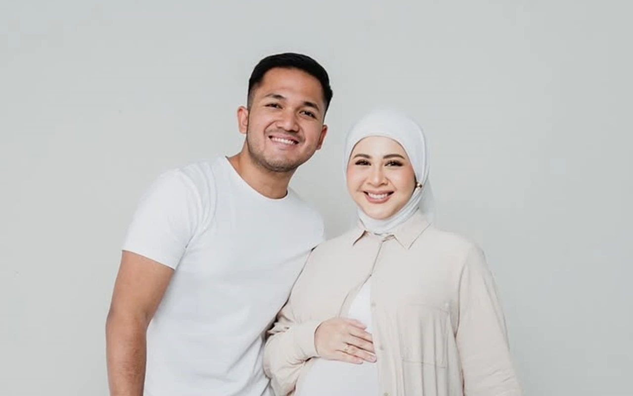Wajah Tampan Anak Ketiga Kesha Ratuliu yang Baru Lahir Bikin Syifa Hadju Gemas