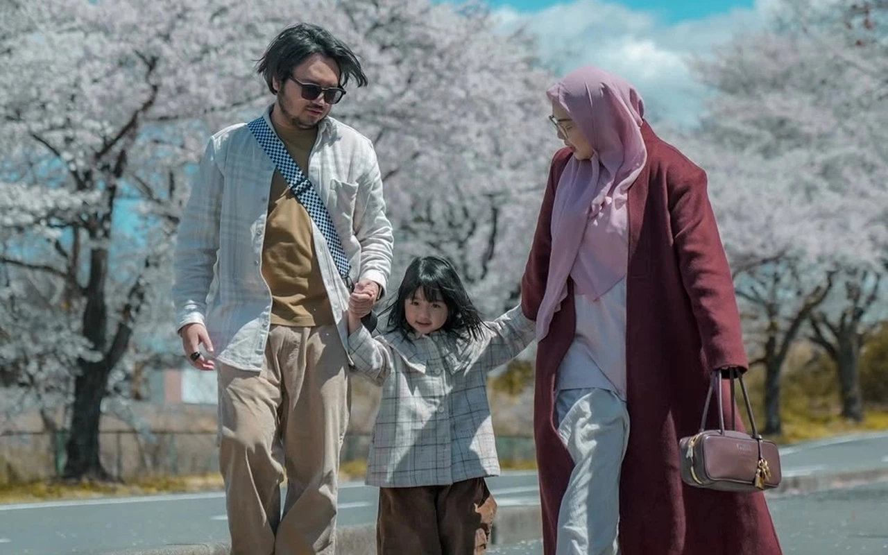 Arra Cantik Estetik ala Boneka Jepang saat Comeback Instagram Bareng Ayah Ibunya