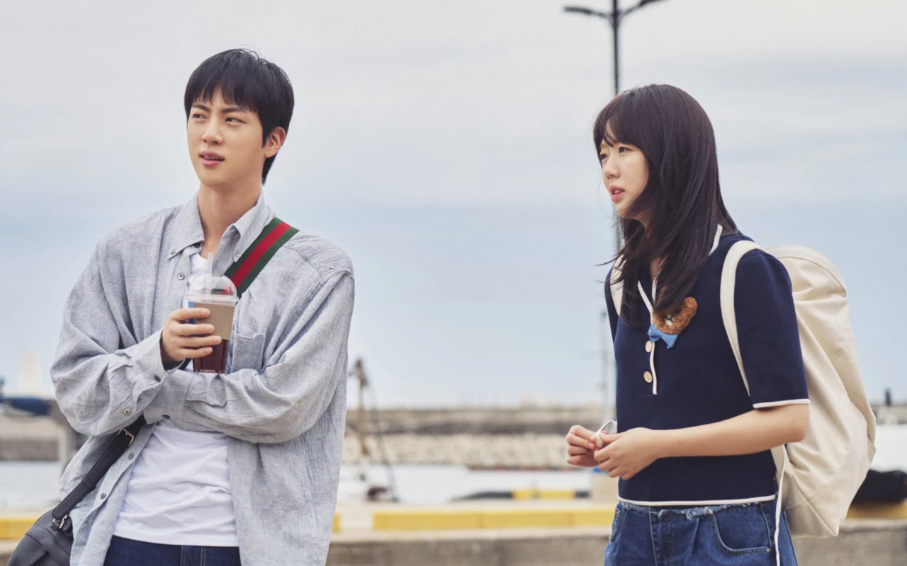 Ji Ye Eun Akui Sempat Jauhi Jin BTS di Awal Syuting 'Kian's Bizarre B&B'