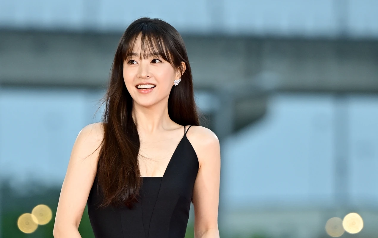 Gaya Park Bo Young Usung Rambut Blonde di 'Our Unwritten Seoul' Bikin Nyaris Tak Dikenali