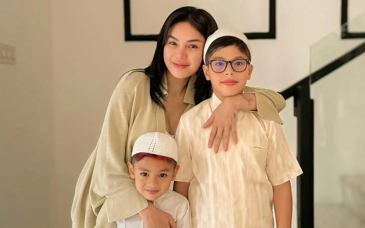 Nikita Mirzani Kirim Hadiah Kejutan Mobil Buat Anak meski Masih Ditahan