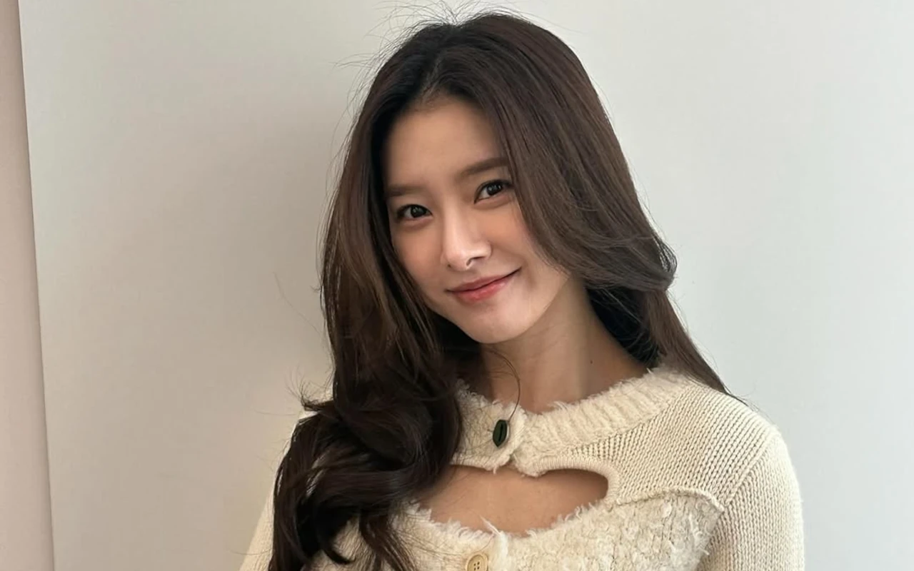 Kim So Eun Tanggapi Rumor Pacari Atlet Sepak Bola Jung Dong Ho