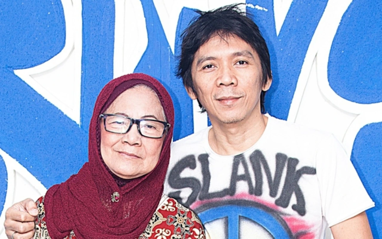 Bimbim SLANK Sekeluarga Kabulkan Wasiat Terakhir Bunda Iffet saat Pemakaman
