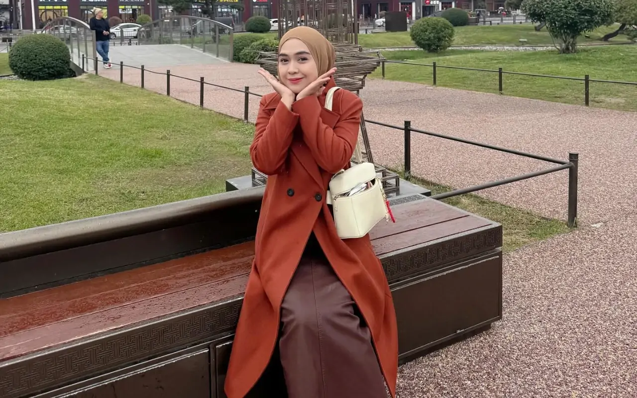 Ria Ricis Dirujak soal Isi Chat Timnya usai Kritik Manajemen Host Rama Batik Ketus dan Tak Sopan