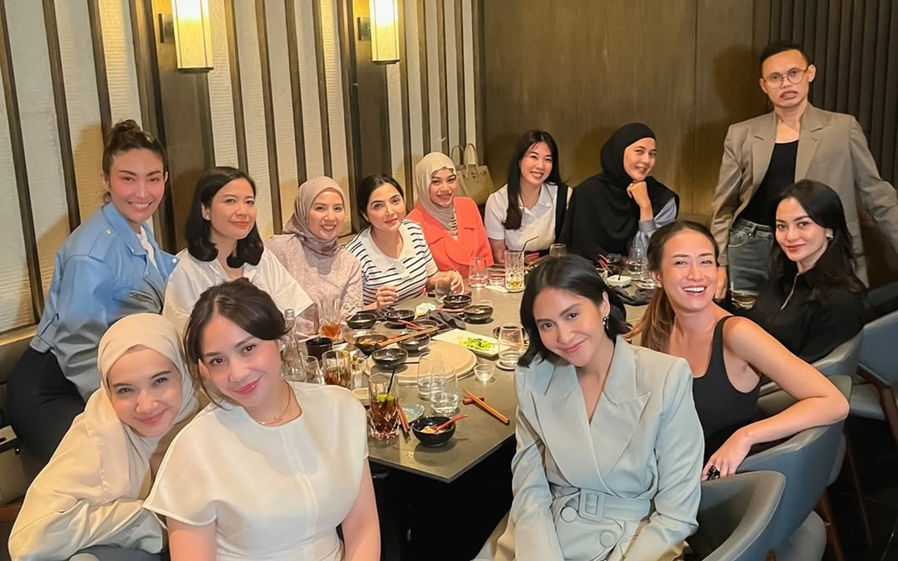 Paula Verhoeven Dipeluk Nagita Slavina cs di Tengah Cibiran Haters