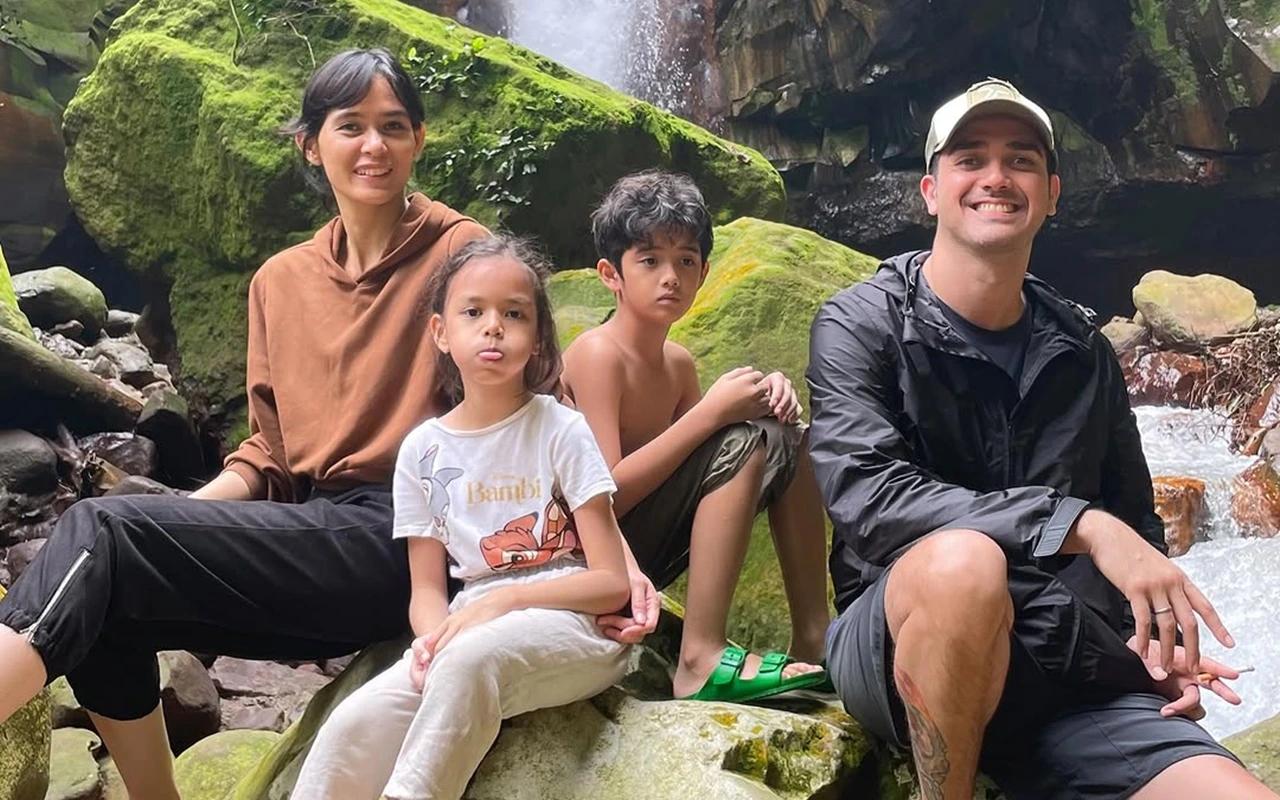Fachri Albar dan Renata Kusmanto Diam-Diam Sudah Cerai Sejak Februari 2025