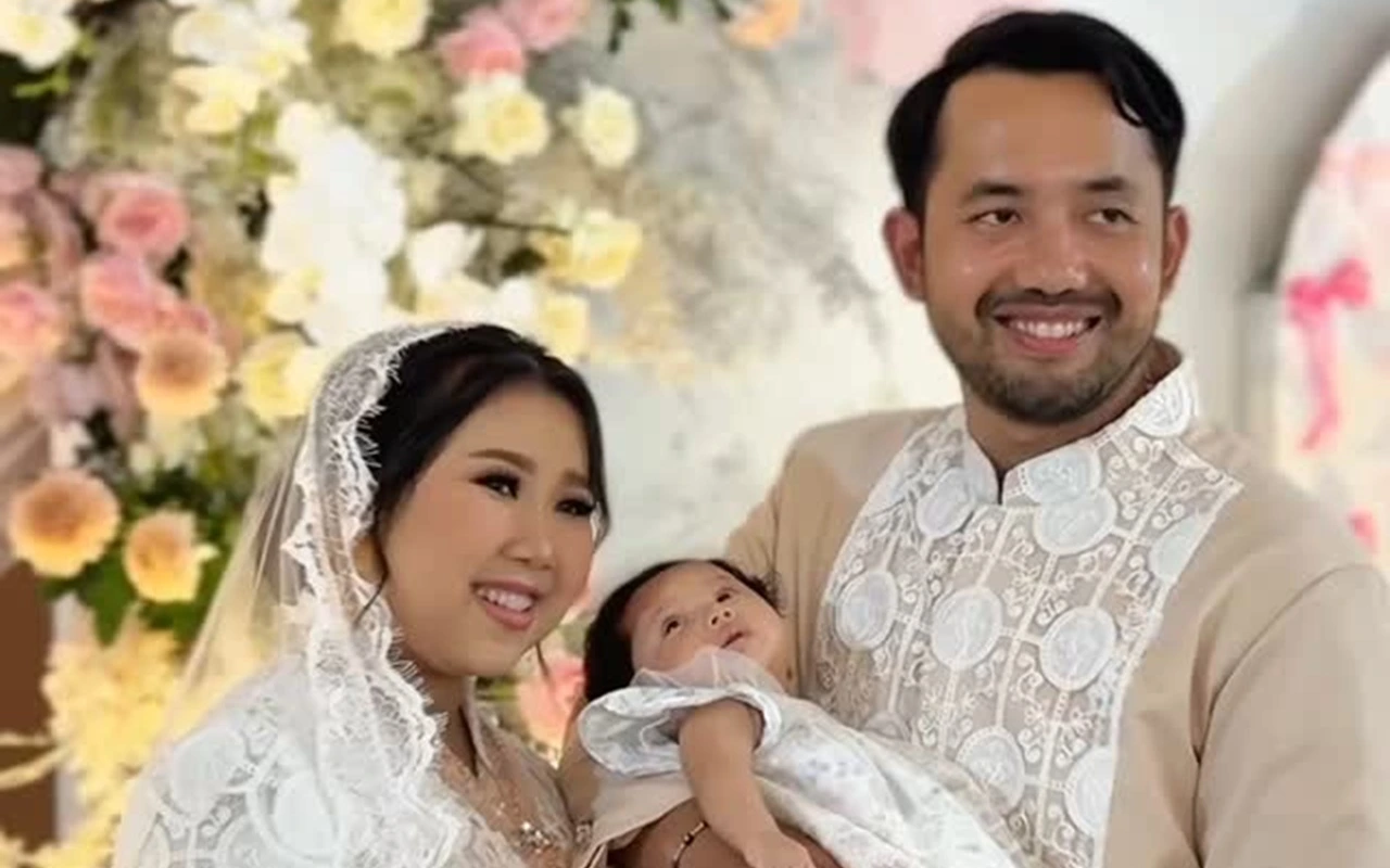Bayi Cantik Kiky Saputri Pakai Hijab Bikin Gemas Maksimal