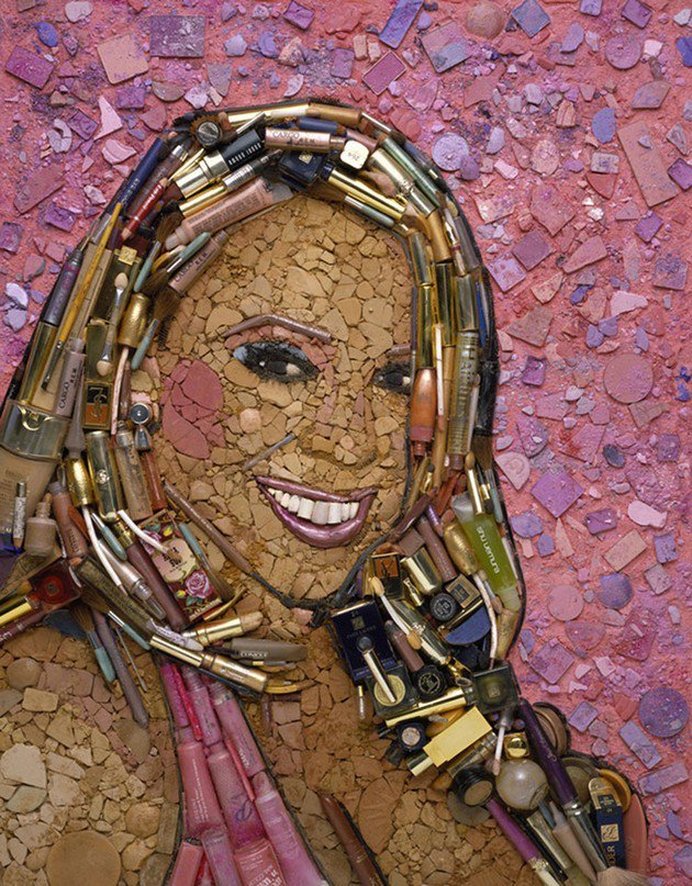 Gambar Foto Gambar Mariah Carey yang dibentuk alat make up