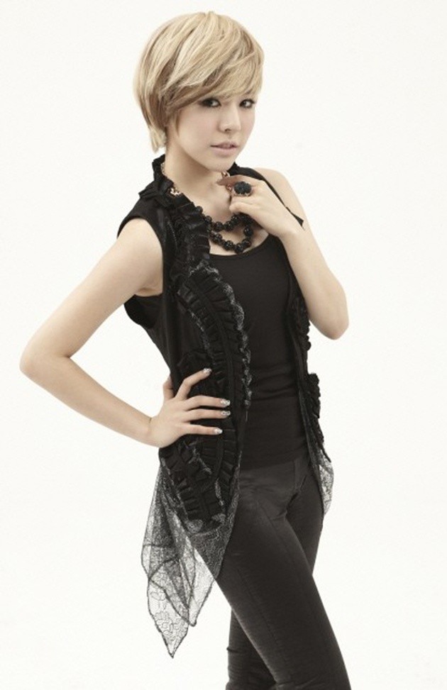 Gambar Foto Sunny di Promo Album 