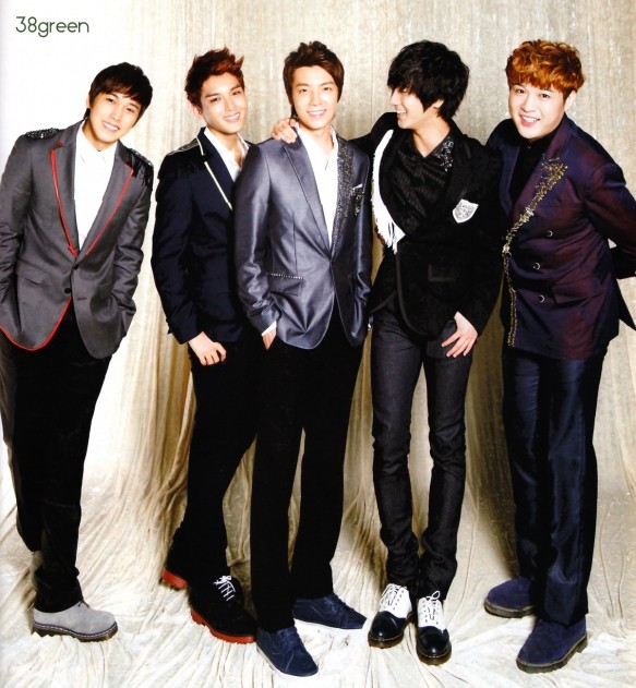 Gambar Foto Super Junior di Majalah Music Bank Japan
