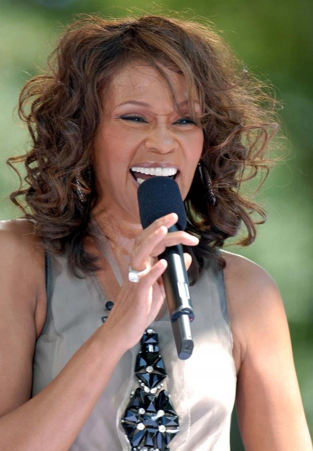 Gambar Foto Whitney Houston Selalu Menghasilkan Lagu-lagu Hits