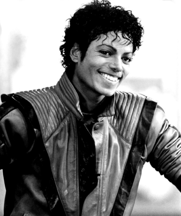 Gambar Foto Michael Jackson dengan Konsep Foto Hitam Putih