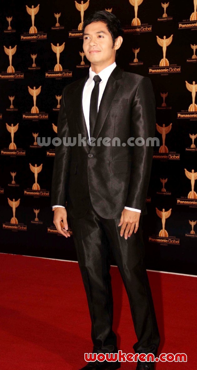 Gambar Foto Dude Harlino di Red Carpet Panasonic Gobel Awards 2012