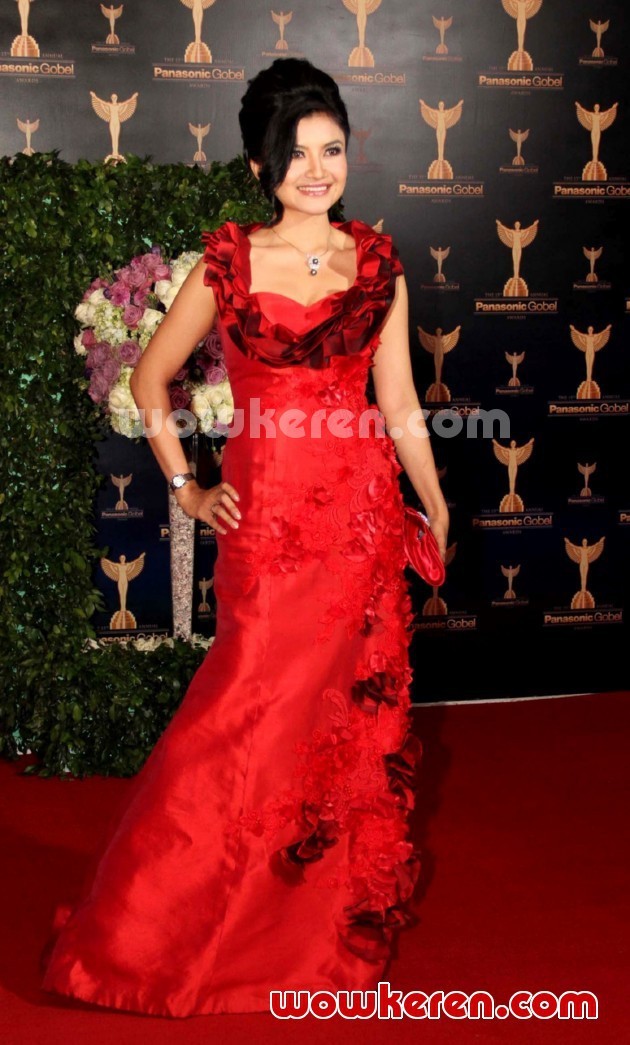 Gambar Foto Tina Talisa di Red Carpet Panasonic Gobel Awards 2012