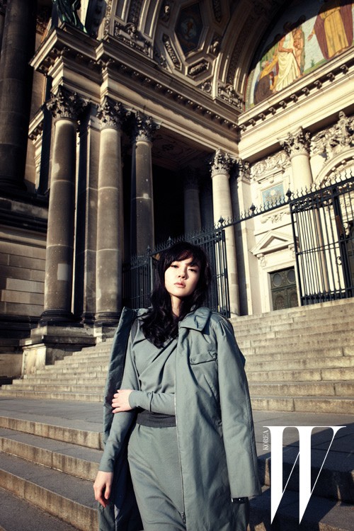 Gambar Foto Lim Soo Jung Berpose Untuk 'W Magazine'