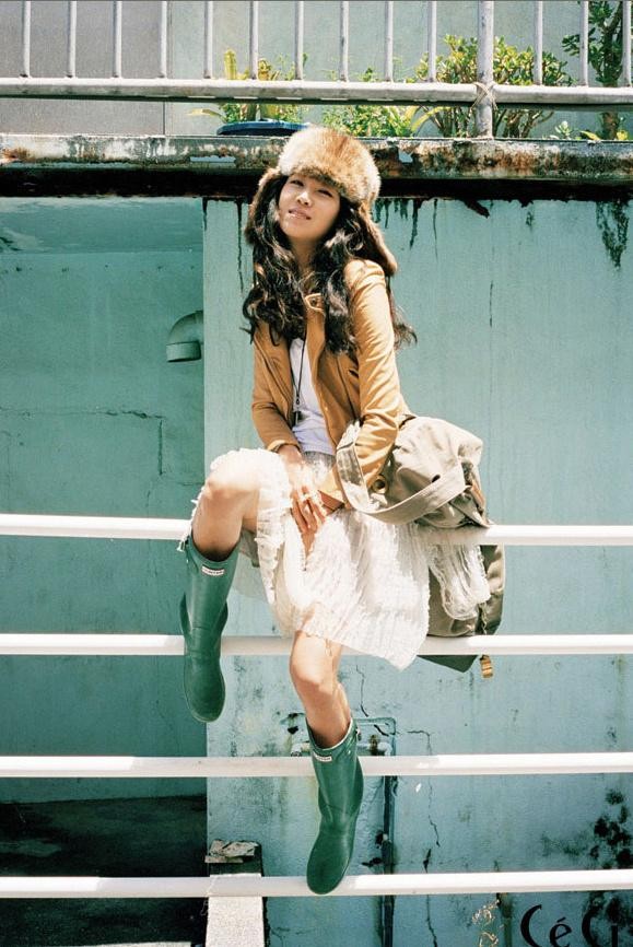 Gambar Foto Gong Hyo Jin Berpose Untuk Majalah CeCi