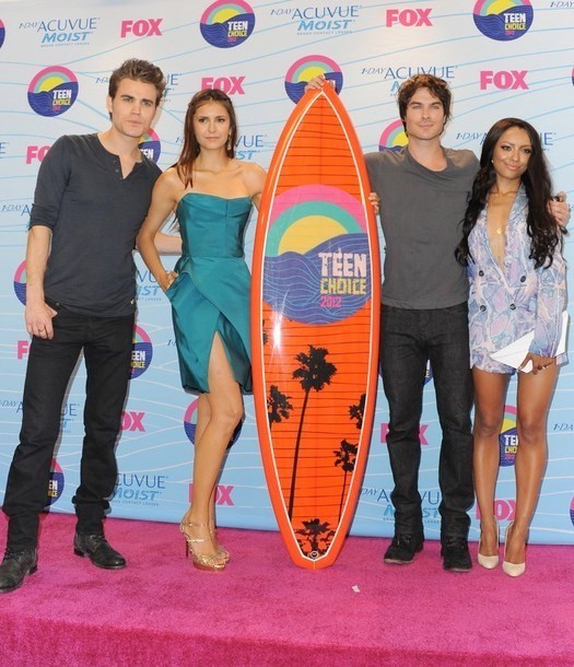 Gambar Foto Paul Wesley, Nina Dobrev, Ian Somerhalder dan Katerina Graham di Teen Choice Awards 2012