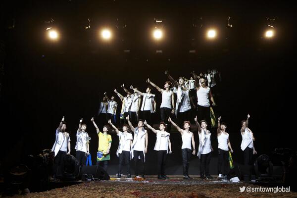 Gambar Foto Super Junior Akhiri Konser di Sao Paulo