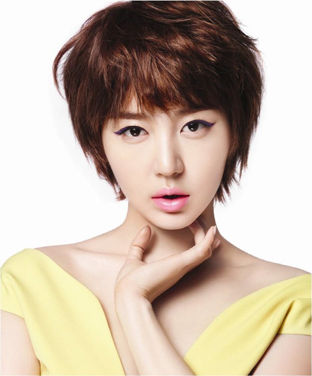 Gambar Foto Yoon Eun Hye di Iklan Kosmetik MAC