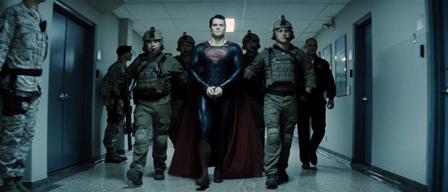 Gambar Foto Superman Saat Ditangkap Oleh Departemen Pertahanan